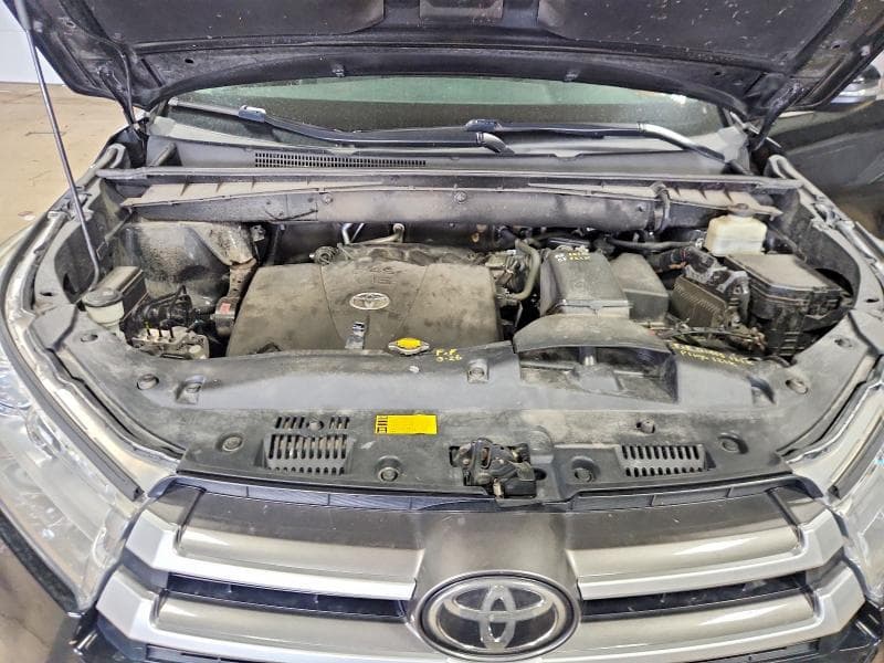 2017 TOYOTA HIGHLANDER XLE 12