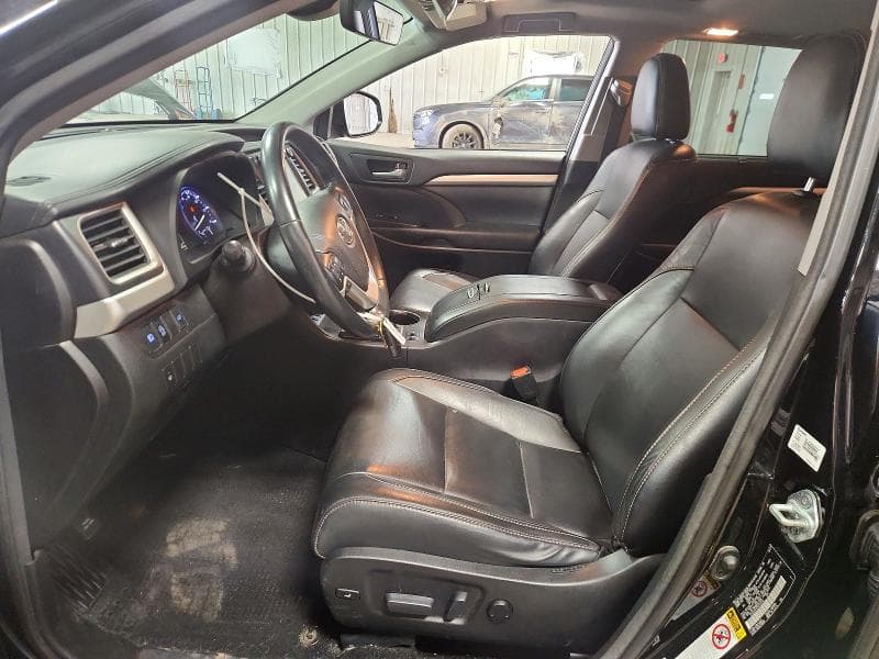 2017 TOYOTA HIGHLANDER XLE 7