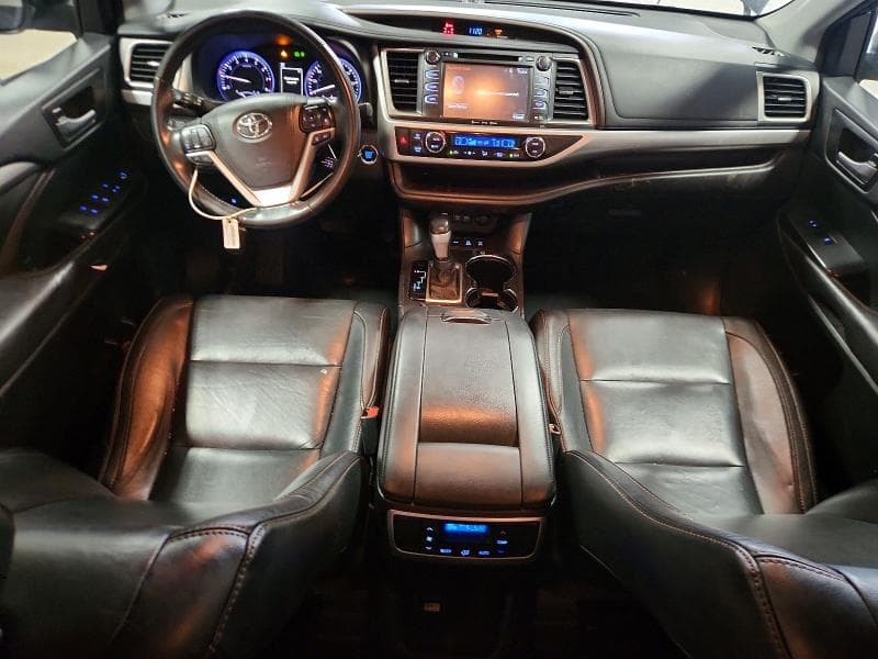 2017 TOYOTA HIGHLANDER XLE 8