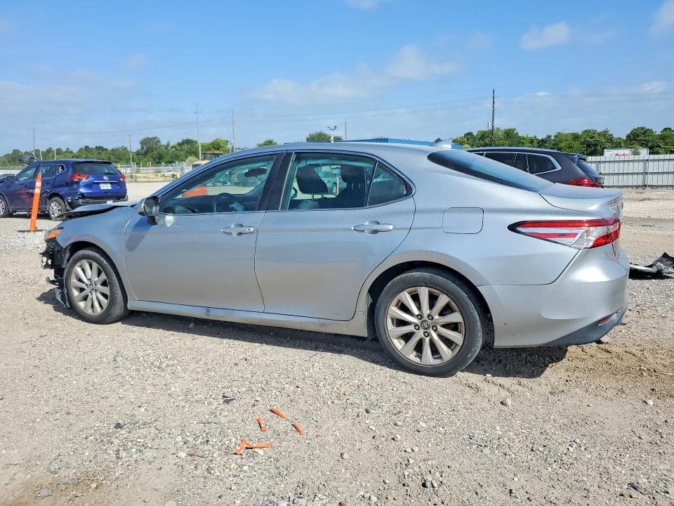 2019 TOYOTA CAMRY LE 2