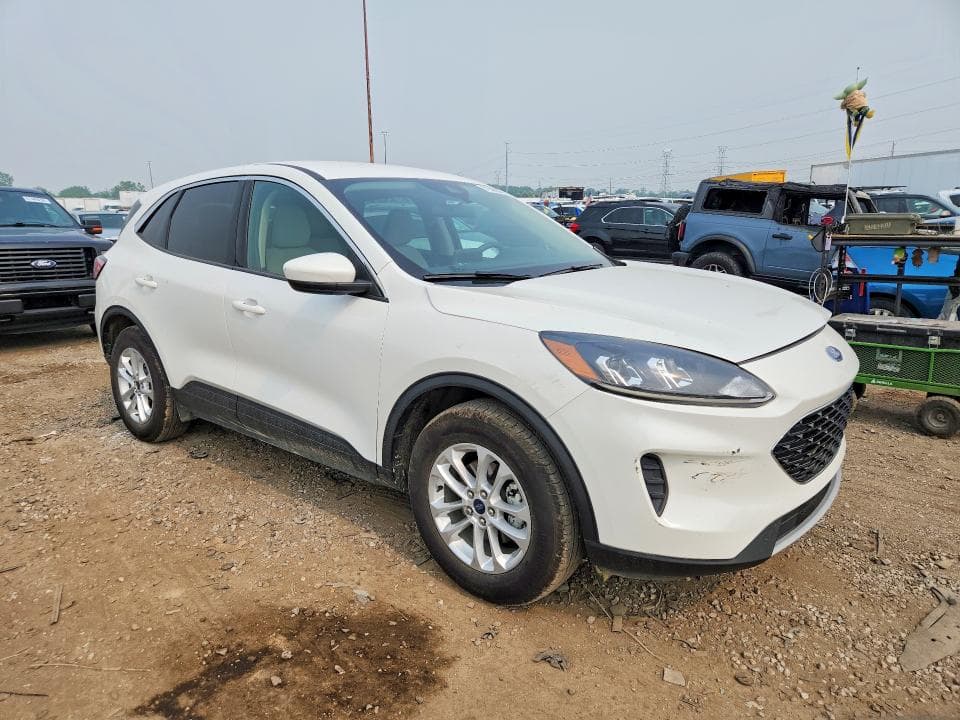 2020 FORD ESCAPE SE 4