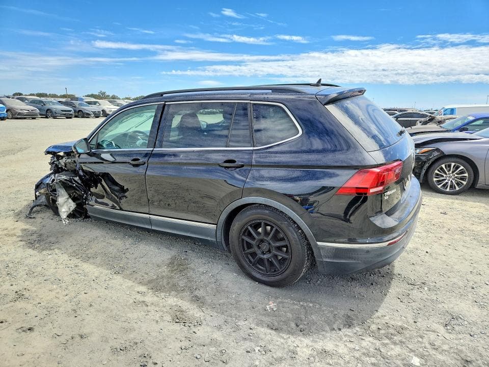 2018 VOLKSWAGEN TIGUAN SE 2