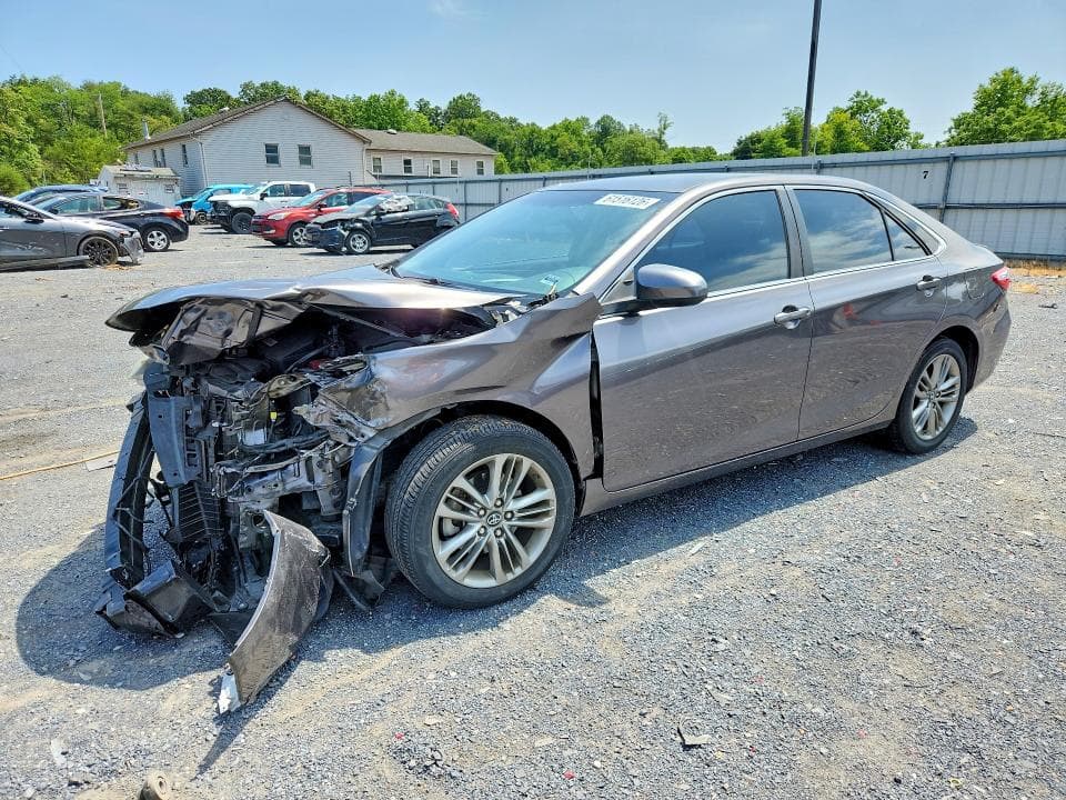 2017 TOYOTA CAMRY SE - 1