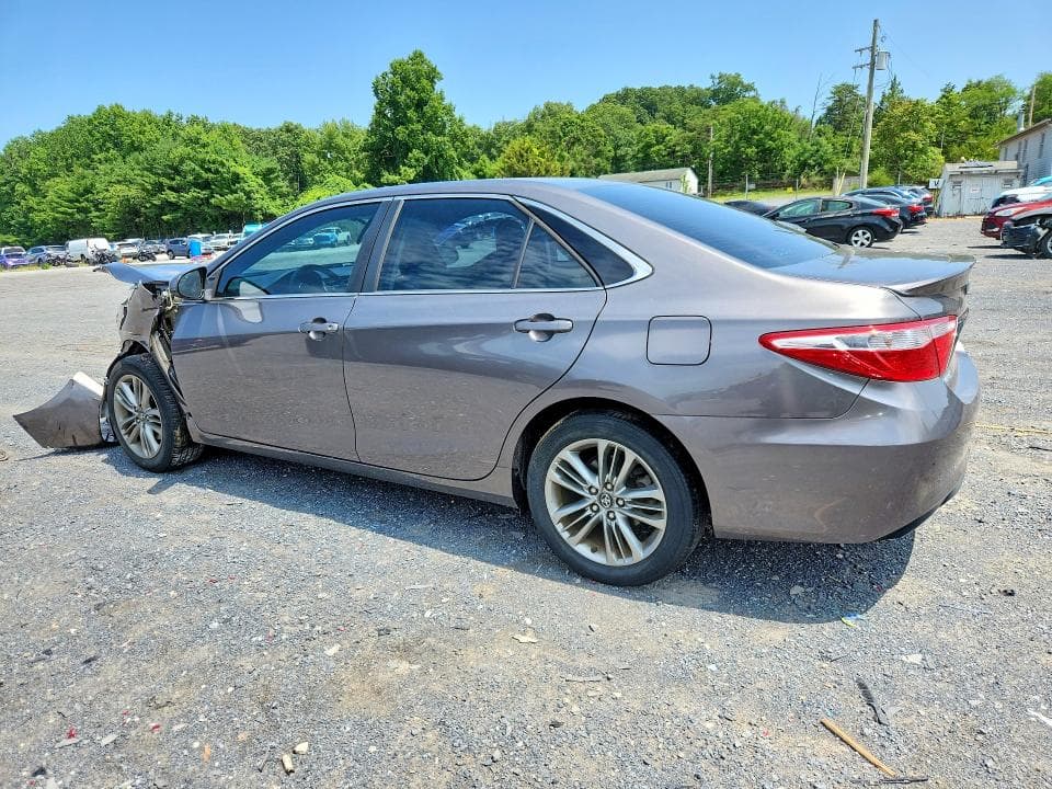 2017 TOYOTA CAMRY SE 2