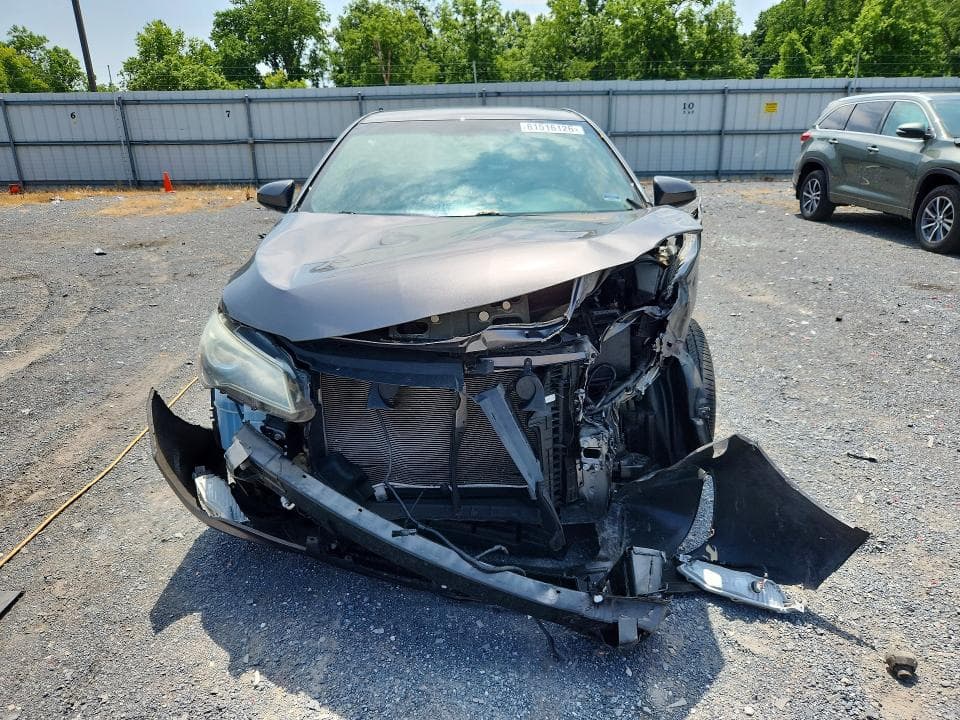 2017 TOYOTA CAMRY SE 5