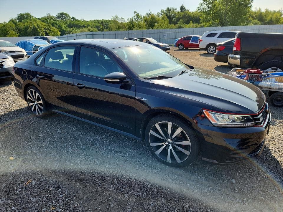 2018 VOLKSWAGEN PASSAT GT 4