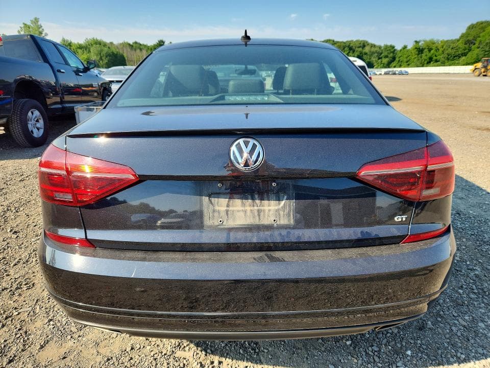 2018 VOLKSWAGEN PASSAT GT 6