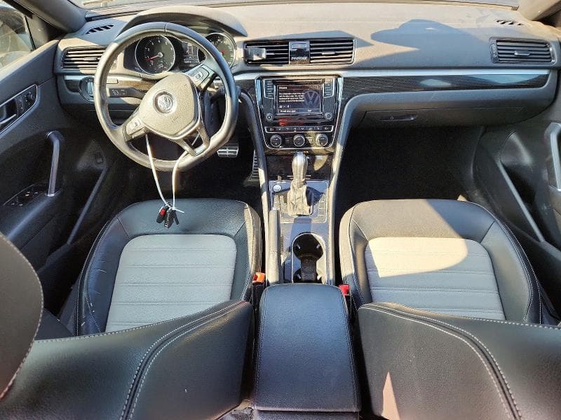 2018 VOLKSWAGEN PASSAT GT 8