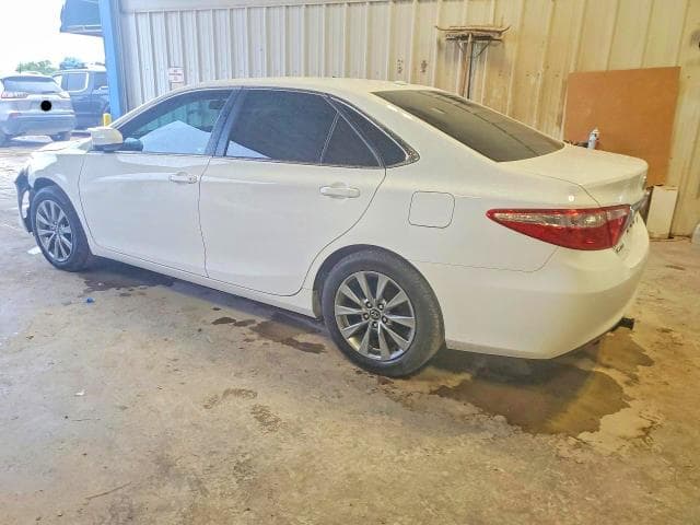 2017 TOYOTA CAMRY XLE 2