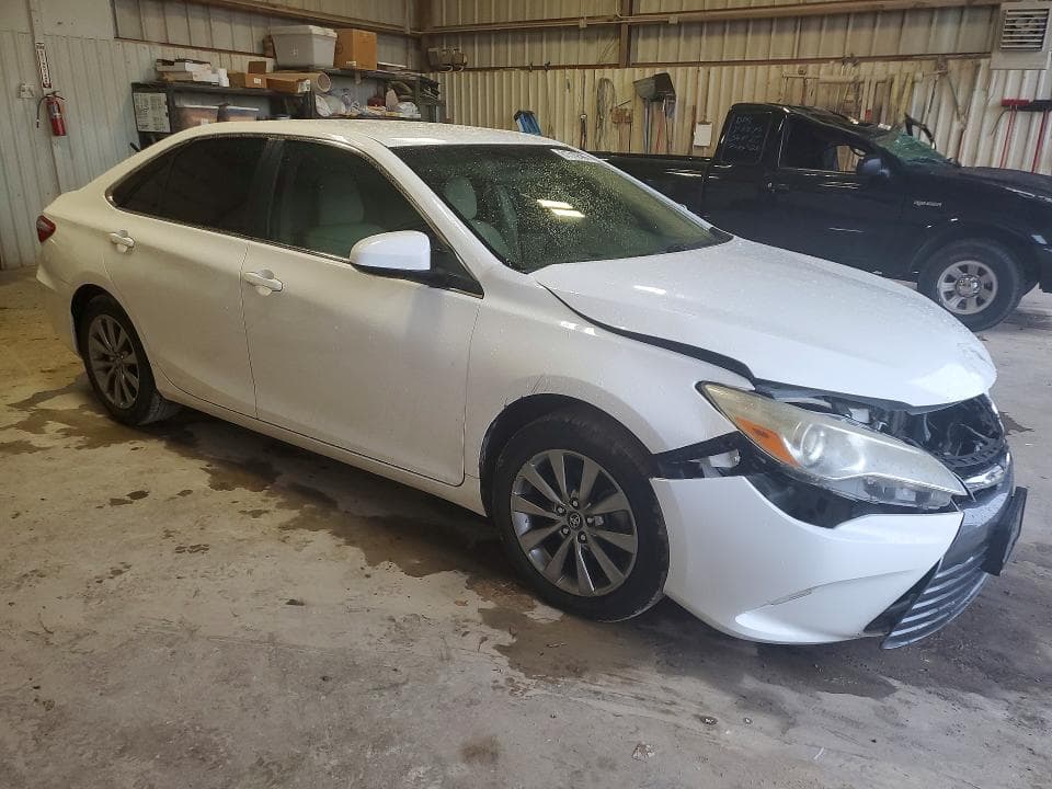 2017 TOYOTA CAMRY XLE 4