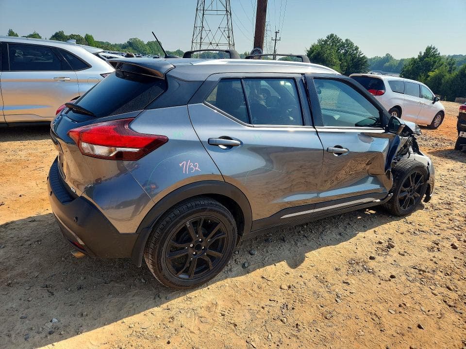 2020 NISSAN KICKS SR 3