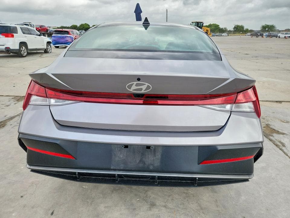 2025 HYUNDAI ELANTRA SEL 6