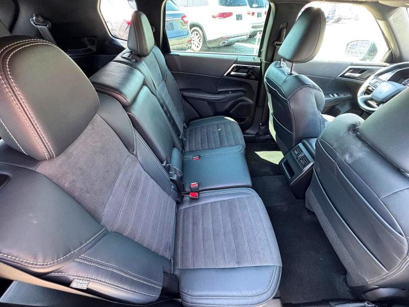 2023 MITSUBISHI OUTLANDER SE 6