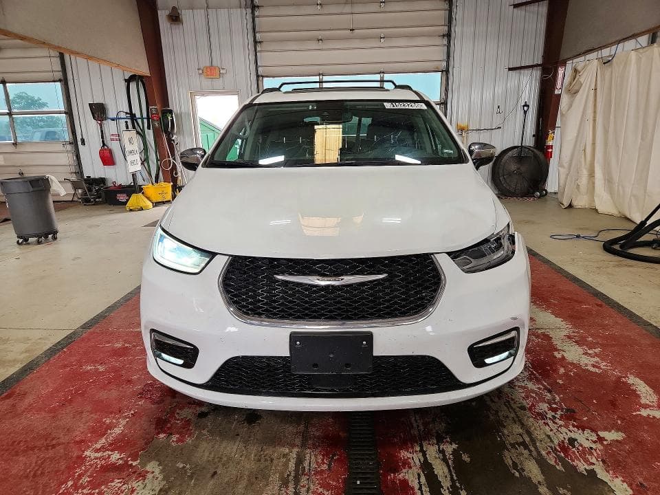 2023 CHRYSLER PACIFICA LIMITED LIMITED 6