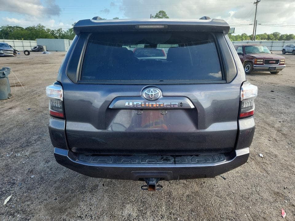 2022 TOYOTA 4RUNNER SR5 6