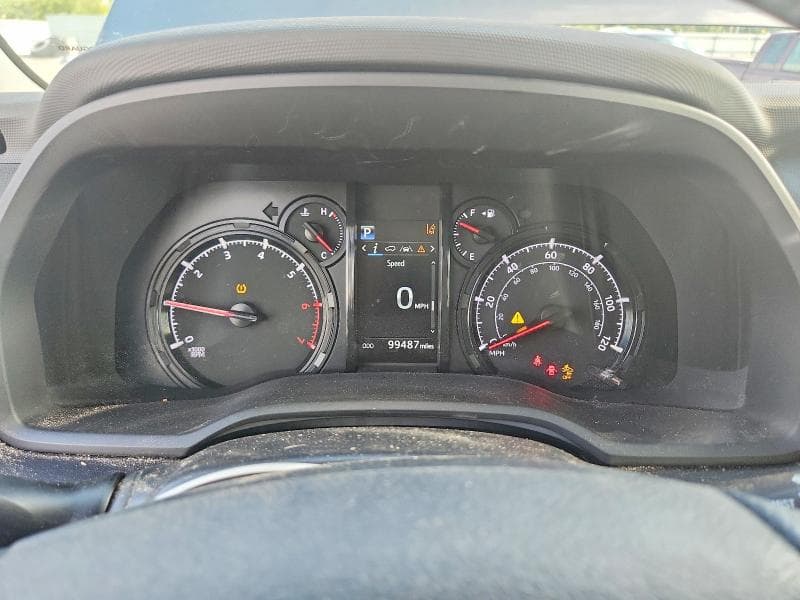 2022 TOYOTA 4RUNNER SR5 9