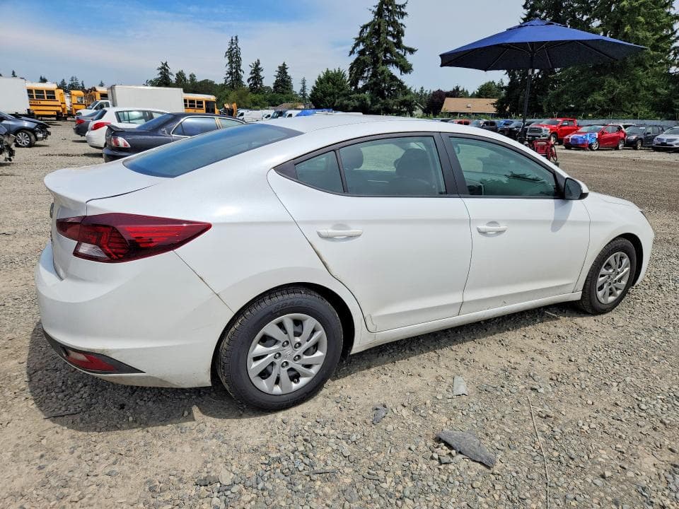 2019 HYUNDAI ELANTRA SE 3