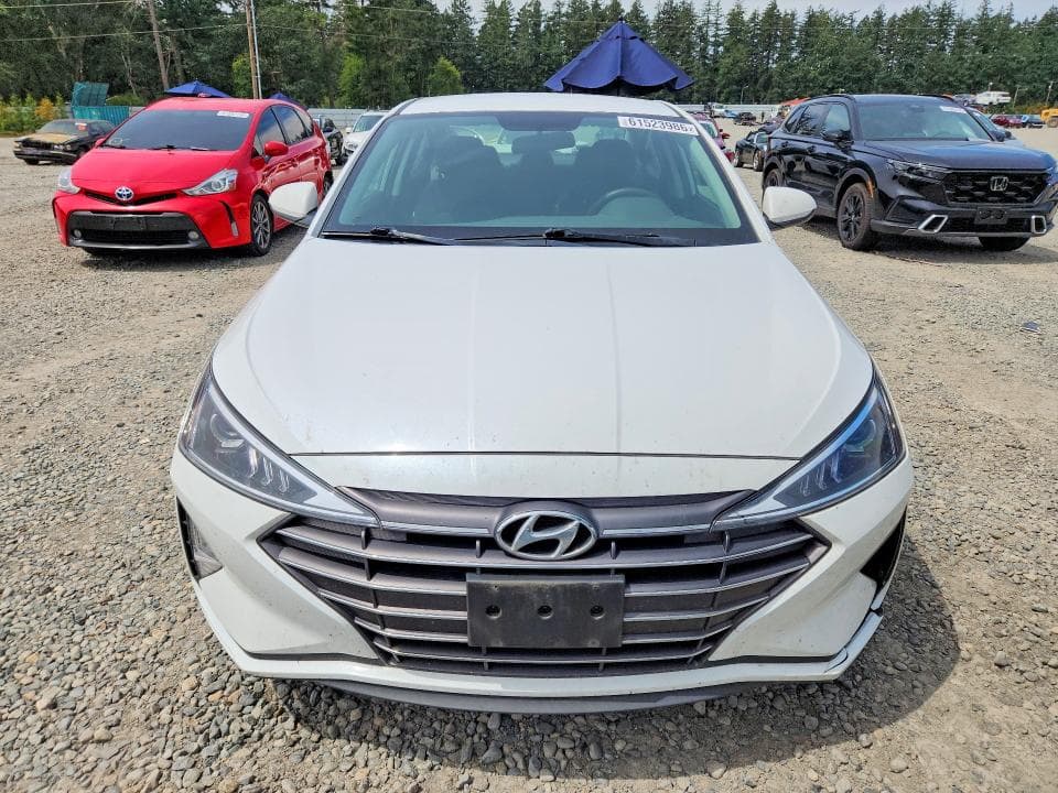 2019 HYUNDAI ELANTRA SE 5