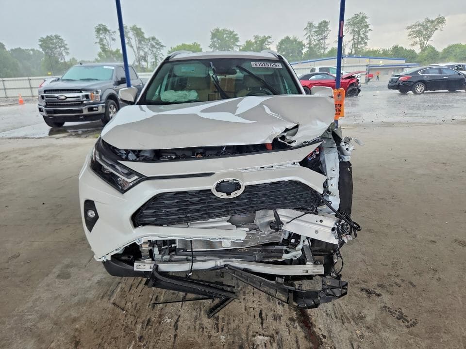 2025 TOYOTA RAV4 XLE PREMIUM 5