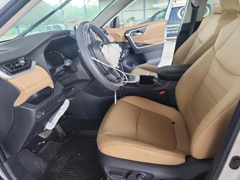 2025 TOYOTA RAV4 XLE PREMIUM 7