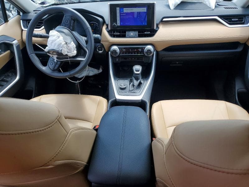 2025 TOYOTA RAV4 XLE PREMIUM 8