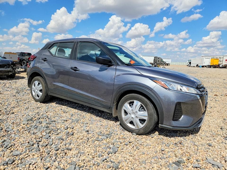 2021 NISSAN KICKS S 4