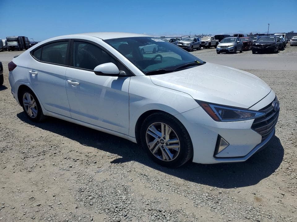 2020 HYUNDAI ELANTRA SEL 4