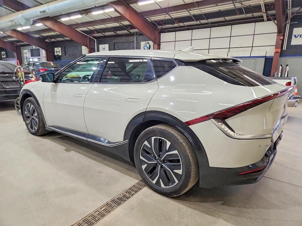 2023 KIA EV6 WIND 2