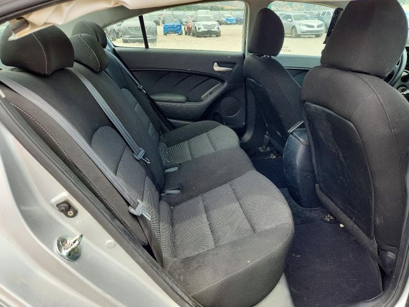 2017 KIA FORTE LX 10