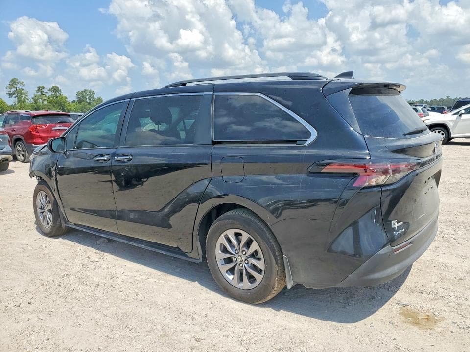 2025 TOYOTA SIENNA XLE 8-PASSENGER 2