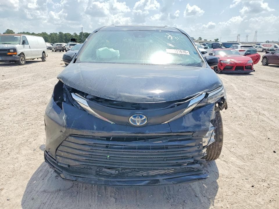 2025 TOYOTA SIENNA XLE 8-PASSENGER 5