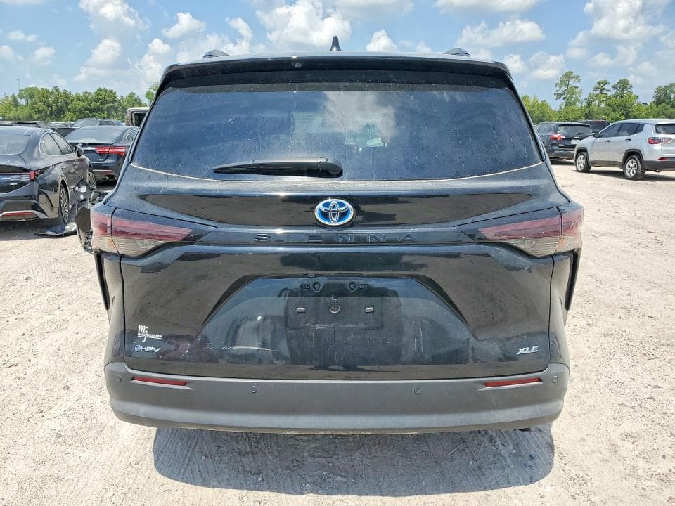 2025 TOYOTA SIENNA XLE 8-PASSENGER 6