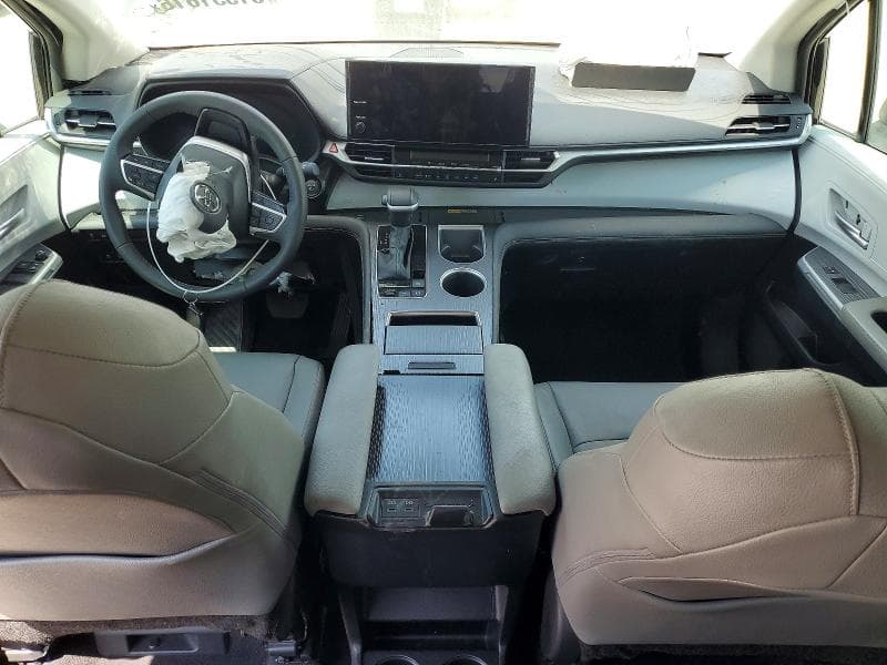 2025 TOYOTA SIENNA XLE 8-PASSENGER 8