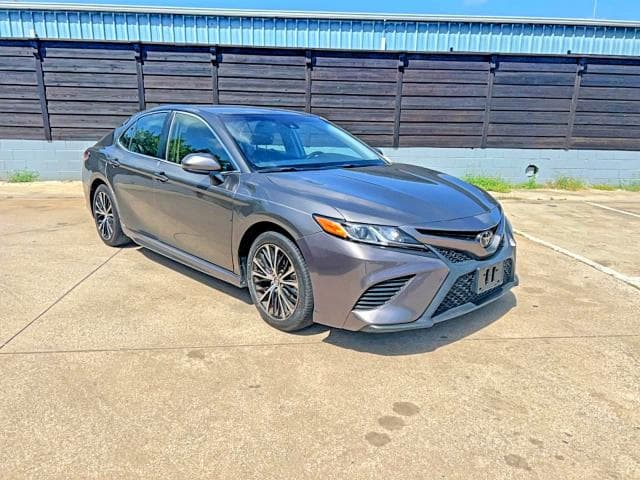 2019 TOYOTA CAMRY SE - 1