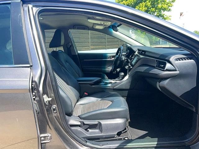 2019 TOYOTA CAMRY SE 5