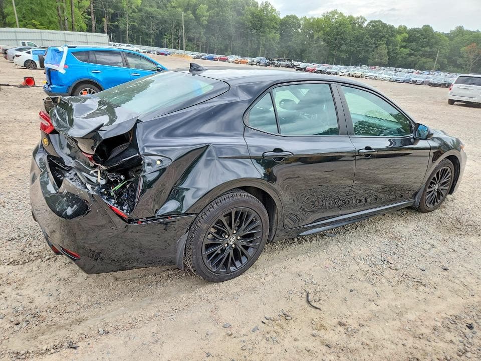 2019 TOYOTA CAMRY SE 3