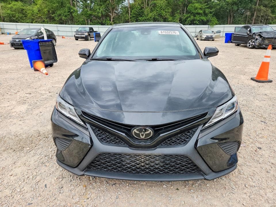 2019 TOYOTA CAMRY SE 5