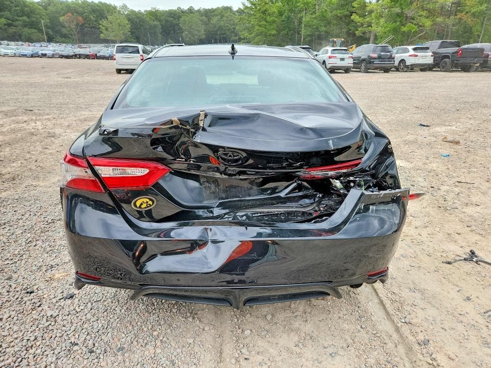 2019 TOYOTA CAMRY SE 6