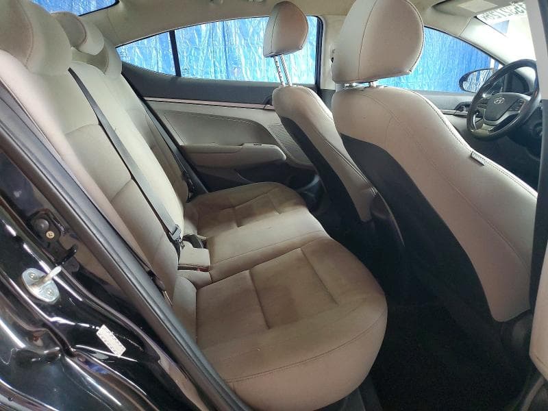 2018 HYUNDAI ELANTRA SE SE 10