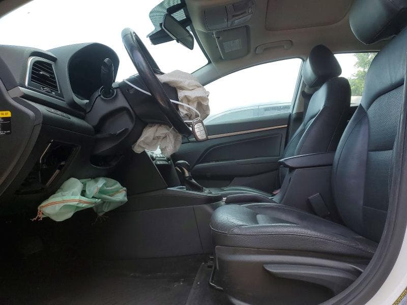 2018 HYUNDAI ELANTRA SEL 7