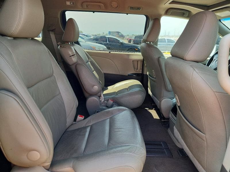 2017 TOYOTA SIENNA XLE 8-PASSENGER 11