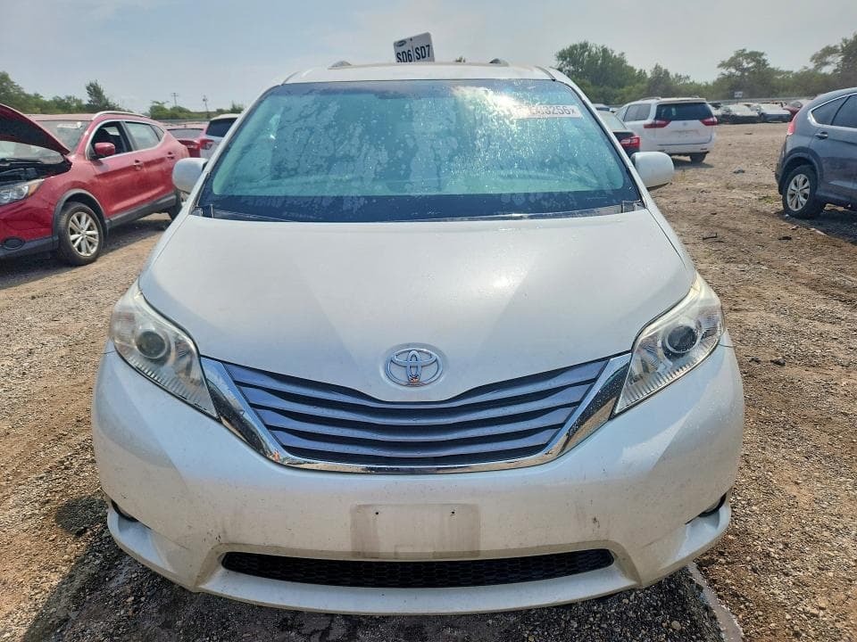 2017 TOYOTA SIENNA XLE 8-PASSENGER 5