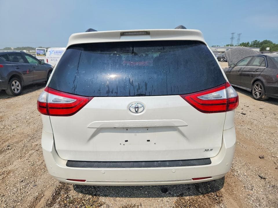 2017 TOYOTA SIENNA XLE 8-PASSENGER 6