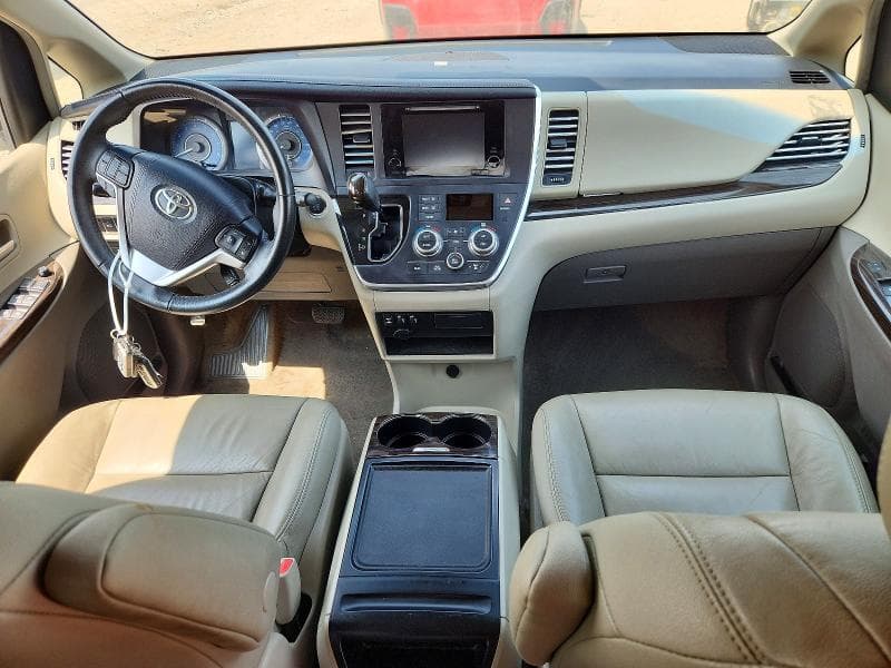 2017 TOYOTA SIENNA XLE 8-PASSENGER 8