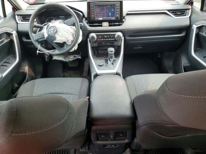 2022 TOYOTA RAV4 XLE 8