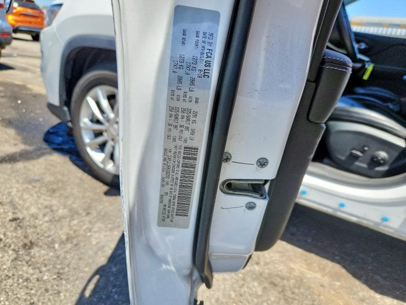 2019 JEEP CHEROKEE LATITUDE PLUS 13