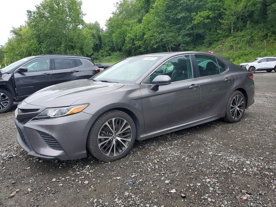 2018 TOYOTA CAMRY SE - 1