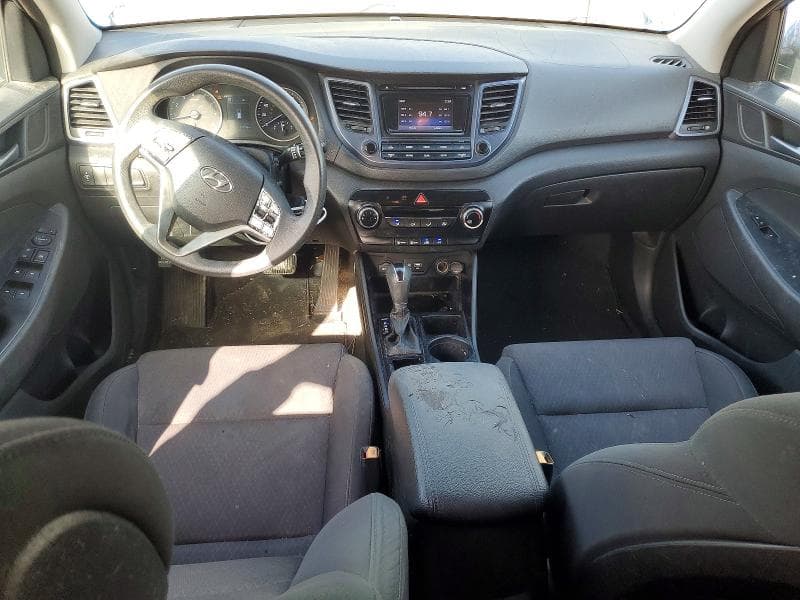 2017 HYUNDAI TUCSON SE SE 8