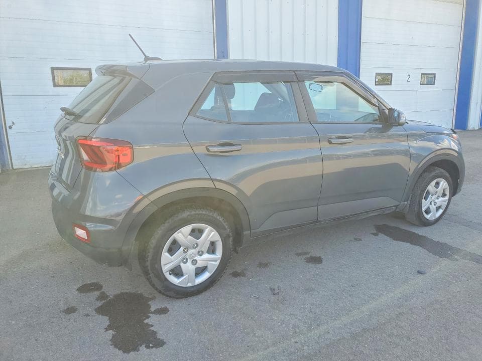 2025 HYUNDAI VENUE SE 3