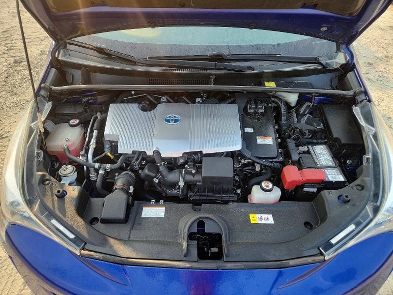 2017 TOYOTA PRIUS THREE 11